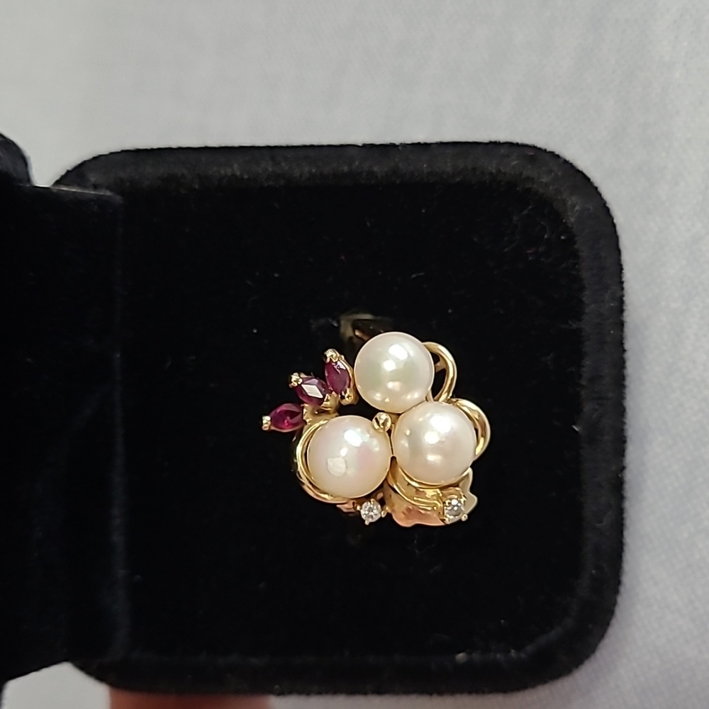 🎀 Firm Price 🎀 Gorgeous Akoya Pearl, Ruby & Diamond Ring, Size  6